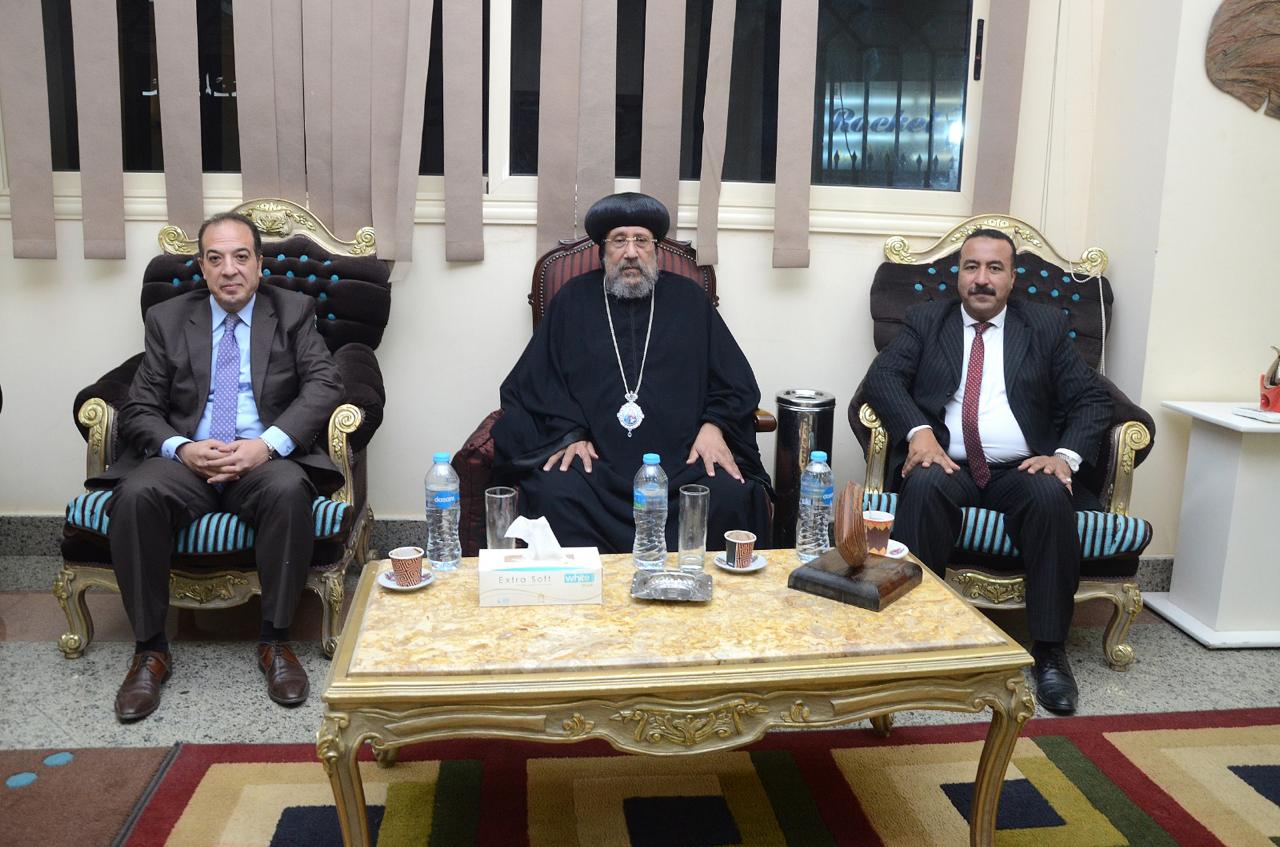 الانبا ارميا: كلنا على قلب رجل واحد فى ندوة ثقافية باسيوط