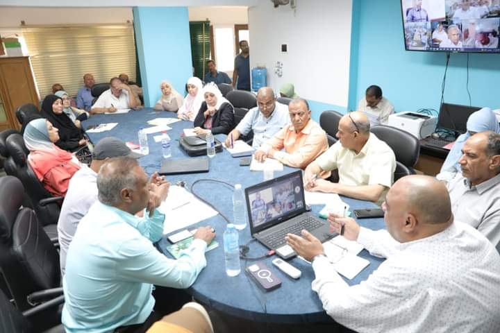 وكيل التعليم بالوادي الجديد يستعرض الموقف النهائى للكتب الدراسية لإستقبال الطلاب