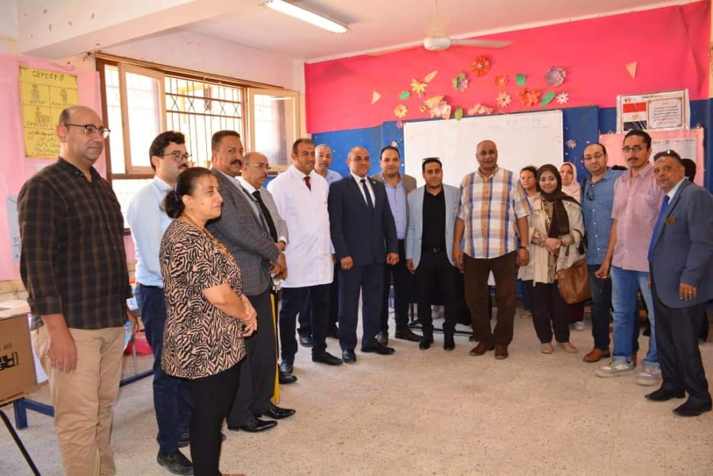 وكيل وزارة الصحة باسيوط يفتتح القافلة الطبية العلاجية بمدرسة الشهيد أحمد جلال