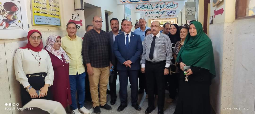 وكيل وزارة الصحة باسيوط يفتتح القافلة الطبية العلاجية بمدرسة الشهيد أحمد جلال