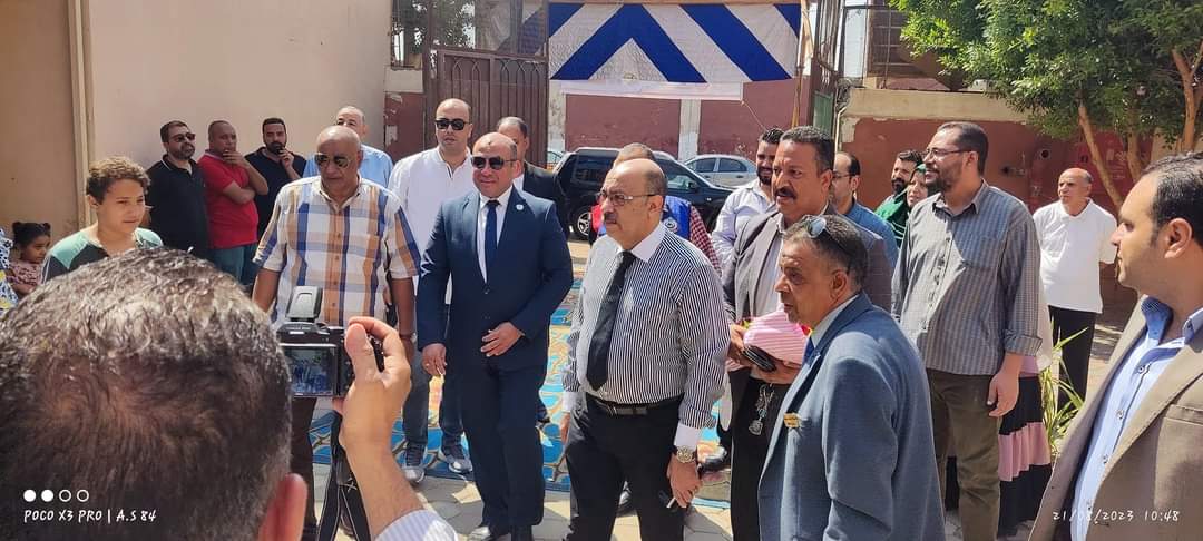 وكيل وزارة الصحة باسيوط يفتتح القافلة الطبية العلاجية بمدرسة الشهيد أحمد جلال