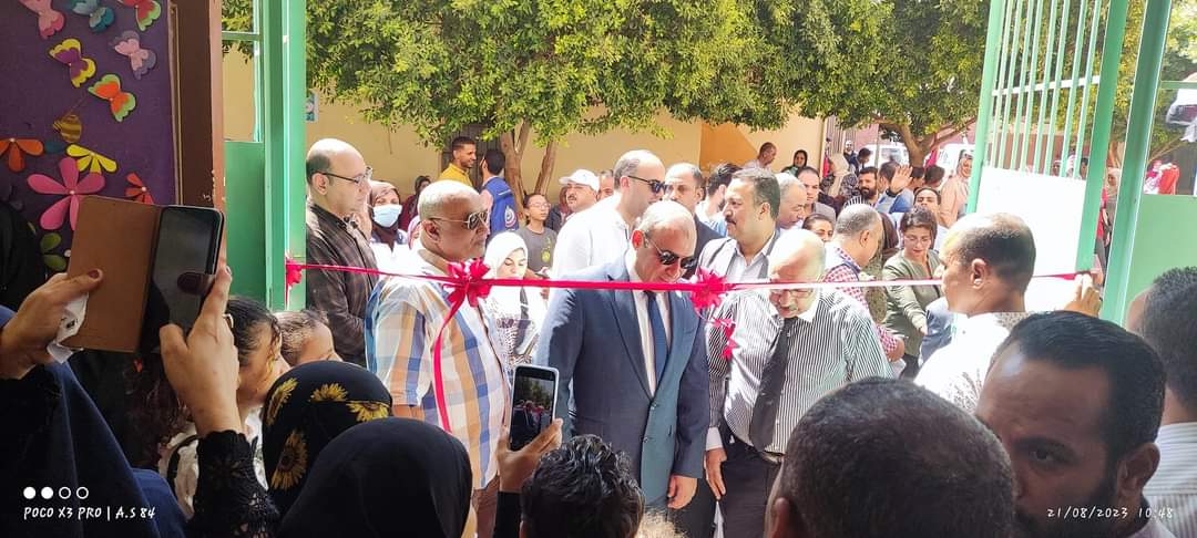 وكيل وزارة الصحة باسيوط يفتتح القافلة الطبية العلاجية بمدرسة الشهيد أحمد جلال