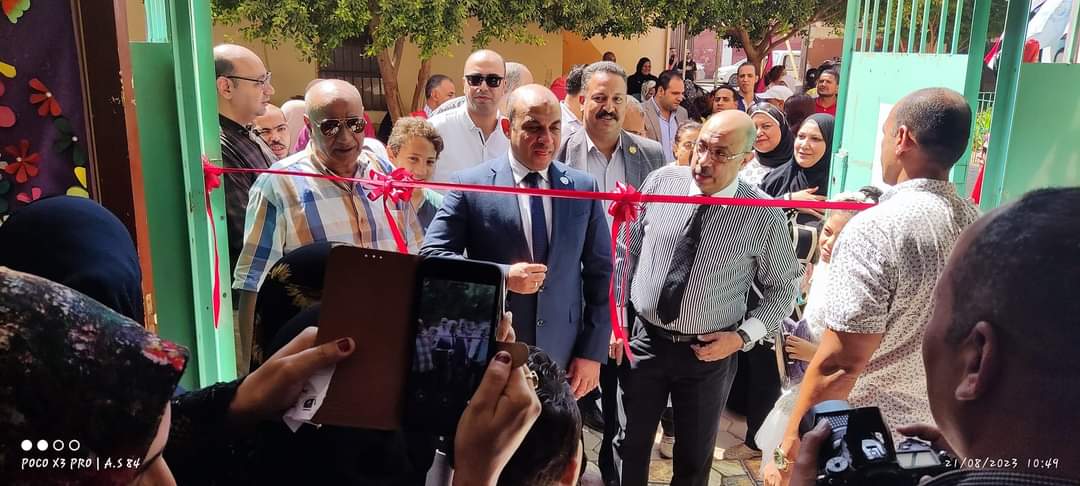 وكيل وزارة الصحة باسيوط يفتتح القافلة الطبية العلاجية بمدرسة الشهيد أحمد جلال