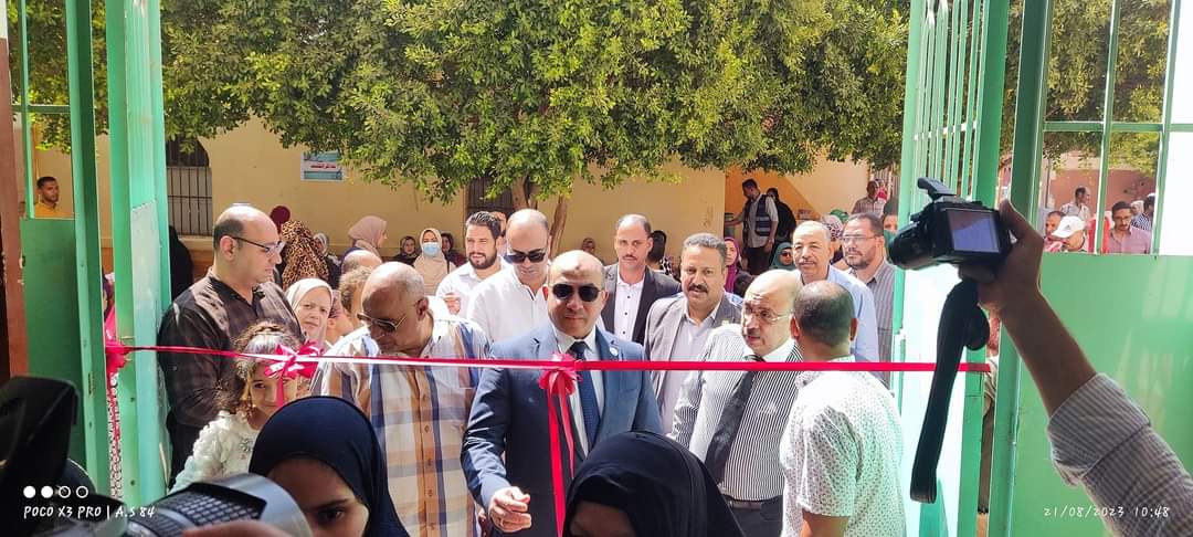 وكيل وزارة الصحة باسيوط يفتتح القافلة الطبية العلاجية بمدرسة الشهيد أحمد جلال