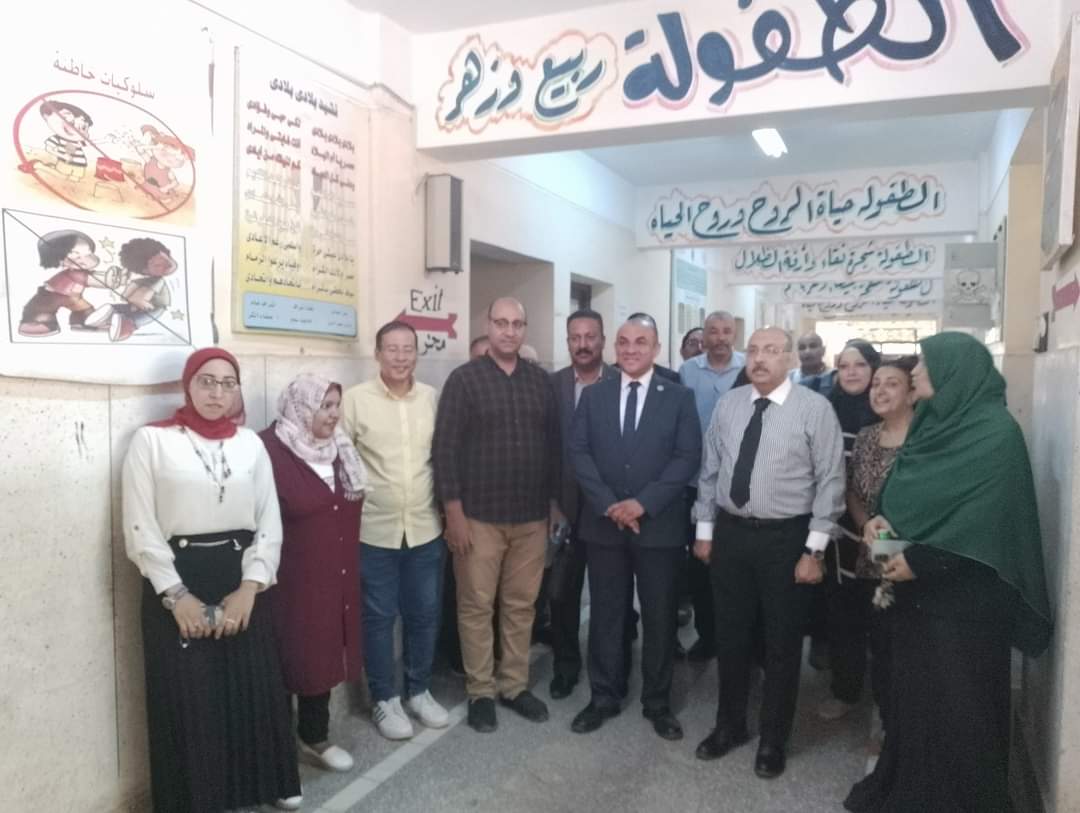 وكيل وزارة الصحة باسيوط يفتتح القافلة الطبية العلاجية بمدرسة الشهيد أحمد جلال