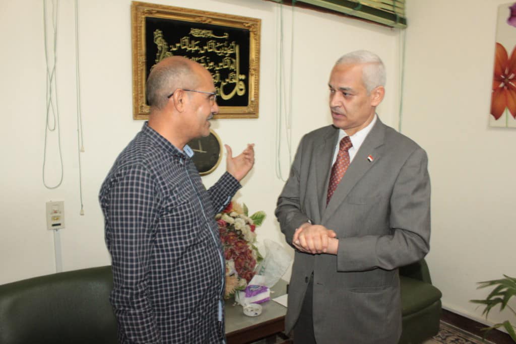 نائب رئيس جامعة اسيوط فى جولة تفقدية لمجمع الخدمات بالجامعة والمدن الجامعية
