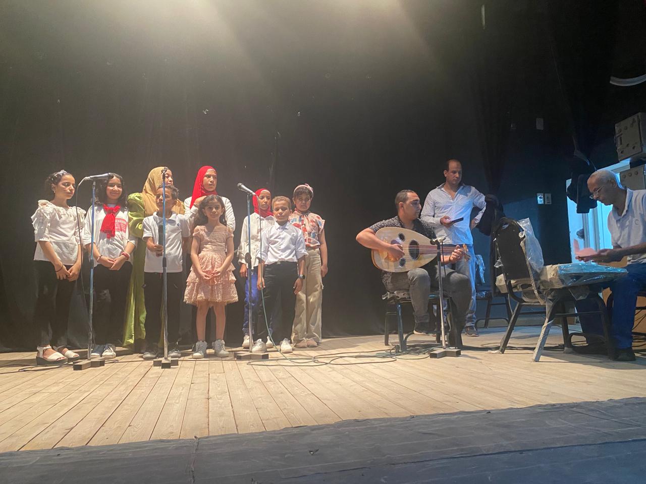 100 موهبة من الاطفال فى بدء مشروع الالف مبدع بقصر ثقافة طهطا 