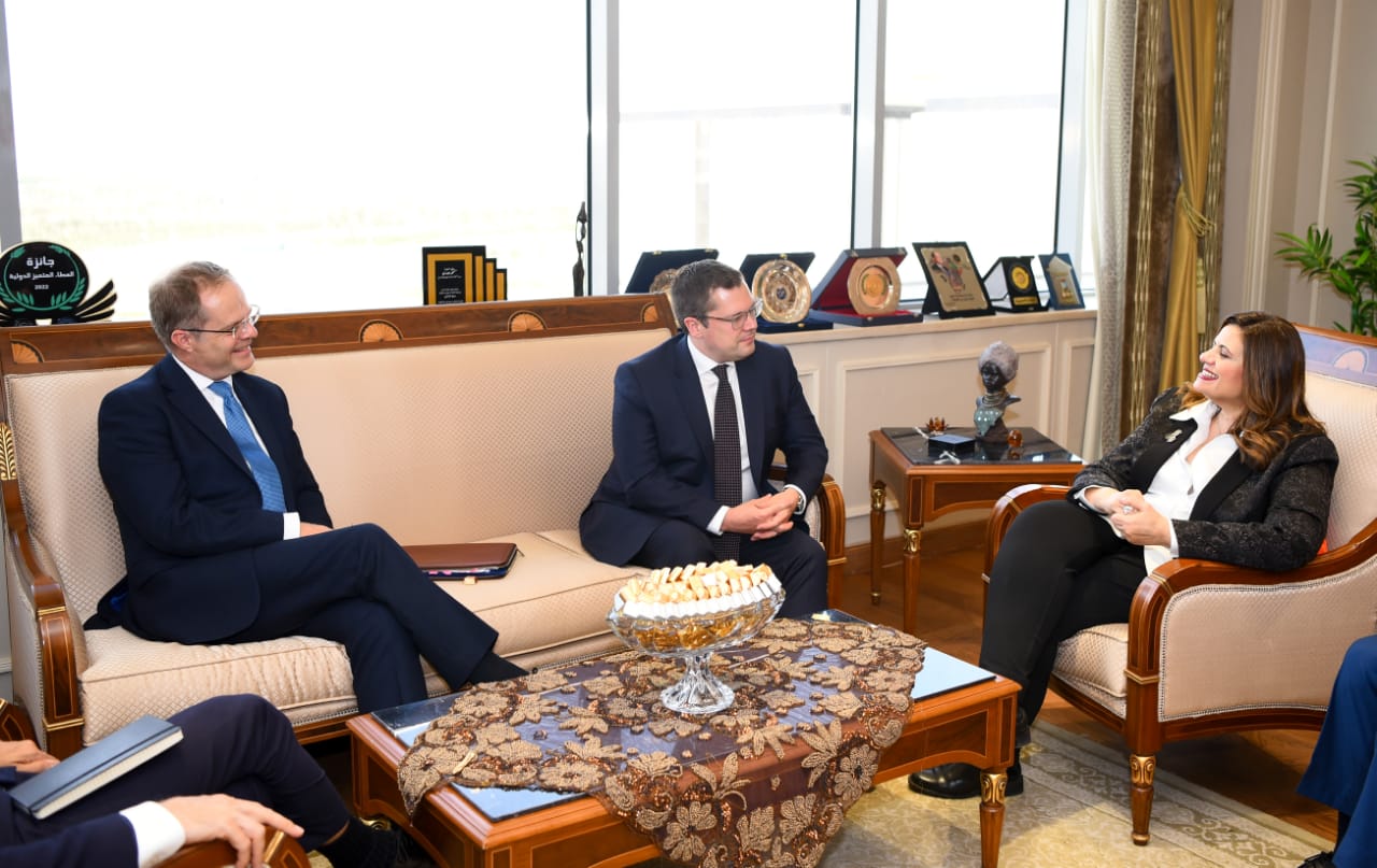 d66403c7-4e8c-471e-8753-b0d9a2d274f2