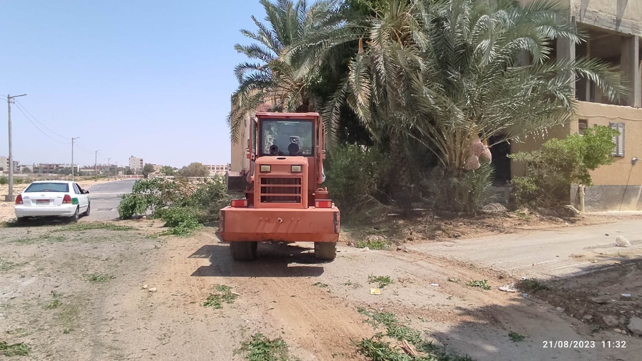 إزالة تعديات على أرض أملاك الدولة بالزراعات في الخارجة