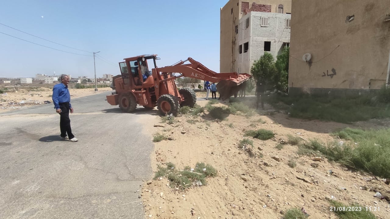 إزالة تعديات على أرض أملاك الدولة بالزراعات في الخارجة