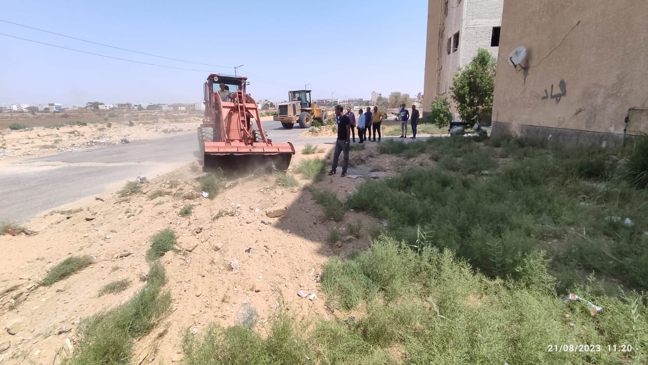 إزالة تعديات على أرض أملاك الدولة بالزراعات في الخارجة