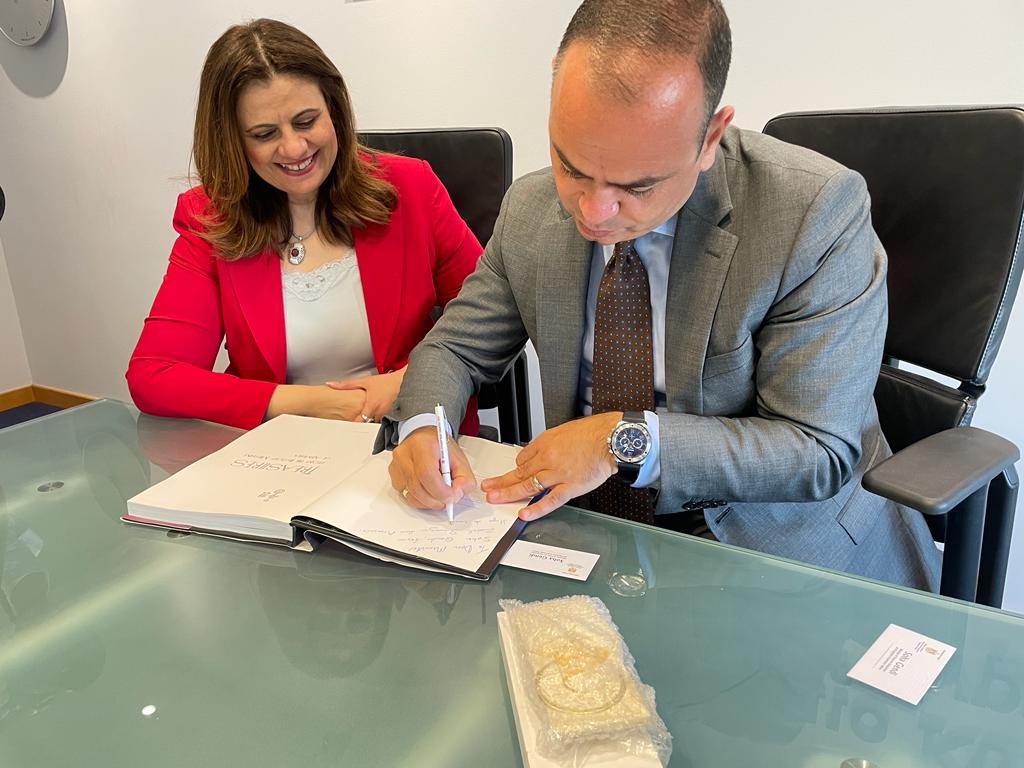 56f2cc73-598e-44f4-8135-7cb978d3ad6c