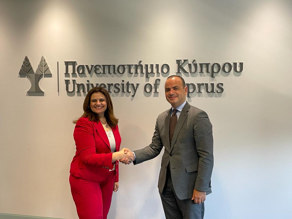 f2994e45-2d70-4d99-bed4-1453e8902180