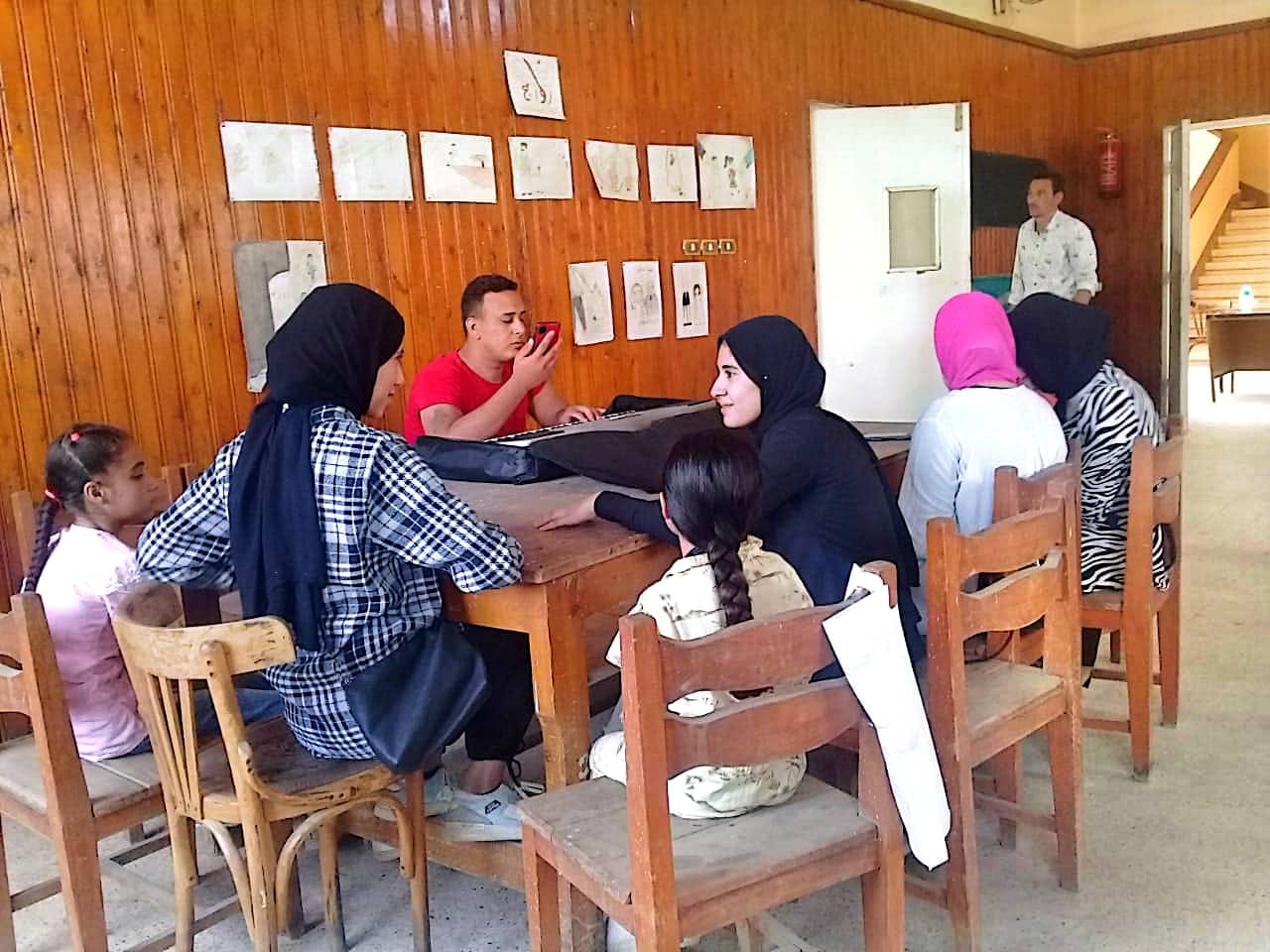 انشطة الغناء والموسيقى تواصل فعاليتها بقصر ثقافة الغنايم 