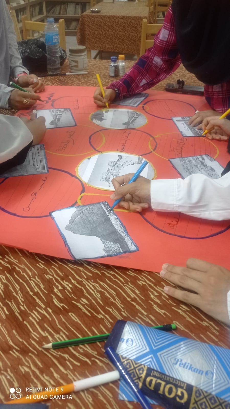 قصر ثقافة الخارجة ينفذ مجلة حائط عن 