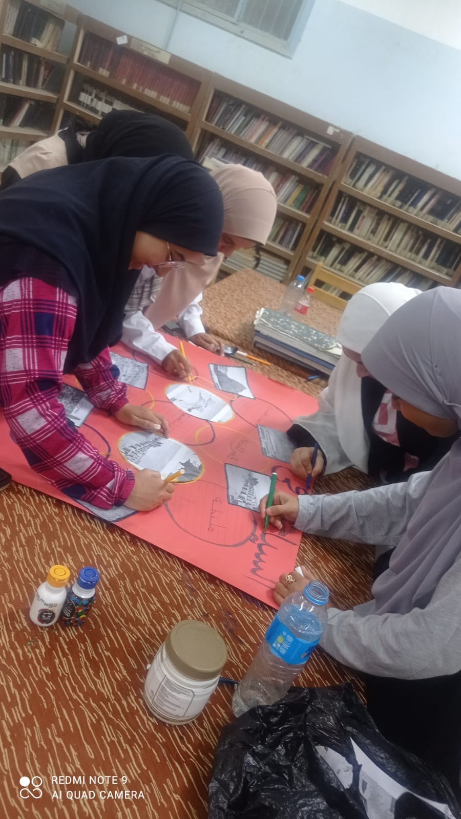 قصر ثقافة الخارجة ينفذ مجلة حائط عن 