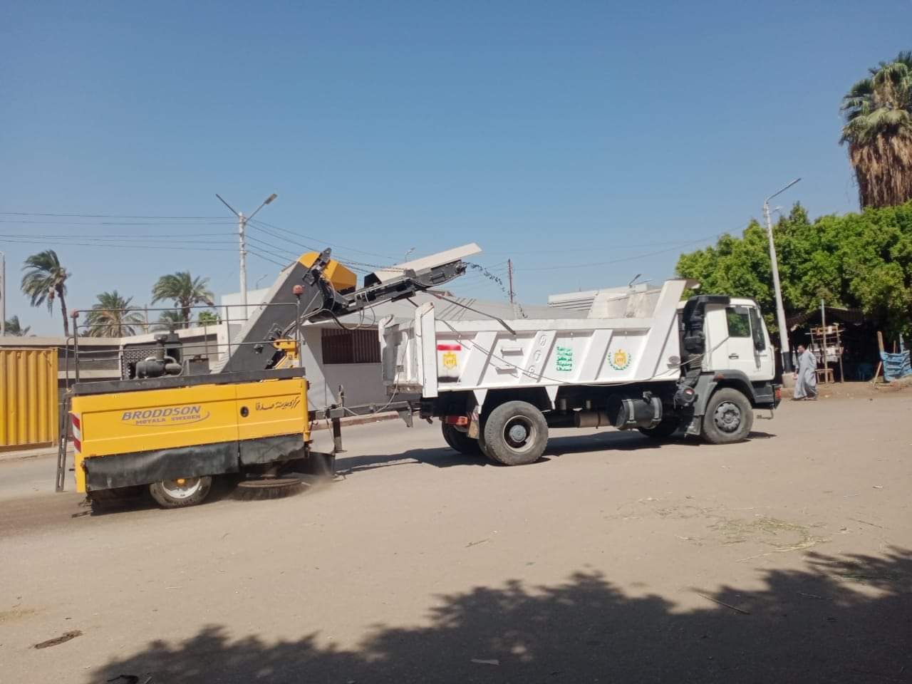 رئيس مركز ومدينة صدفا يتابع أعمال النظافة الدورية للحفاظ على صحة المواطنين