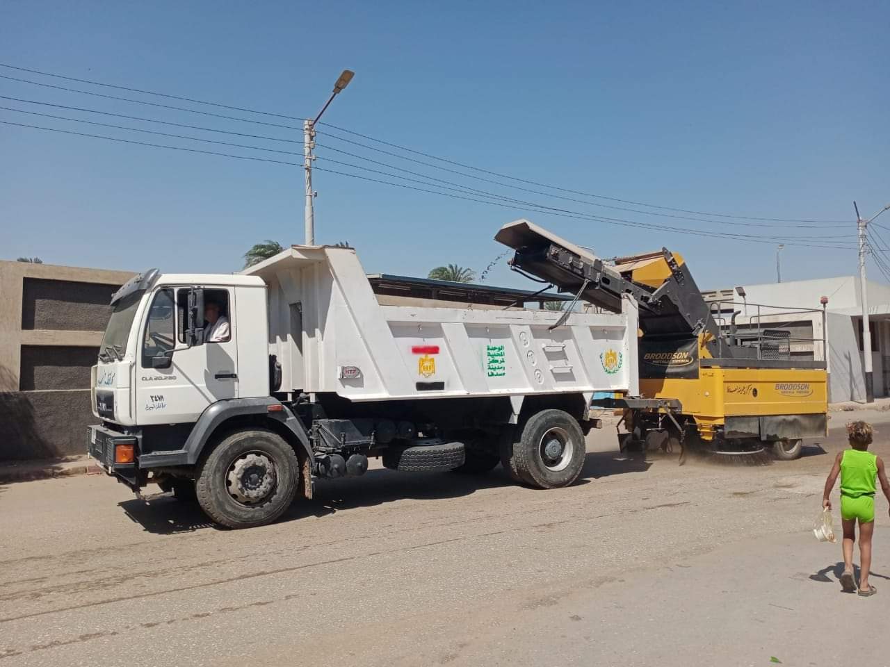 رئيس مركز ومدينة صدفا يتابع أعمال النظافة الدورية للحفاظ على صحة المواطنين