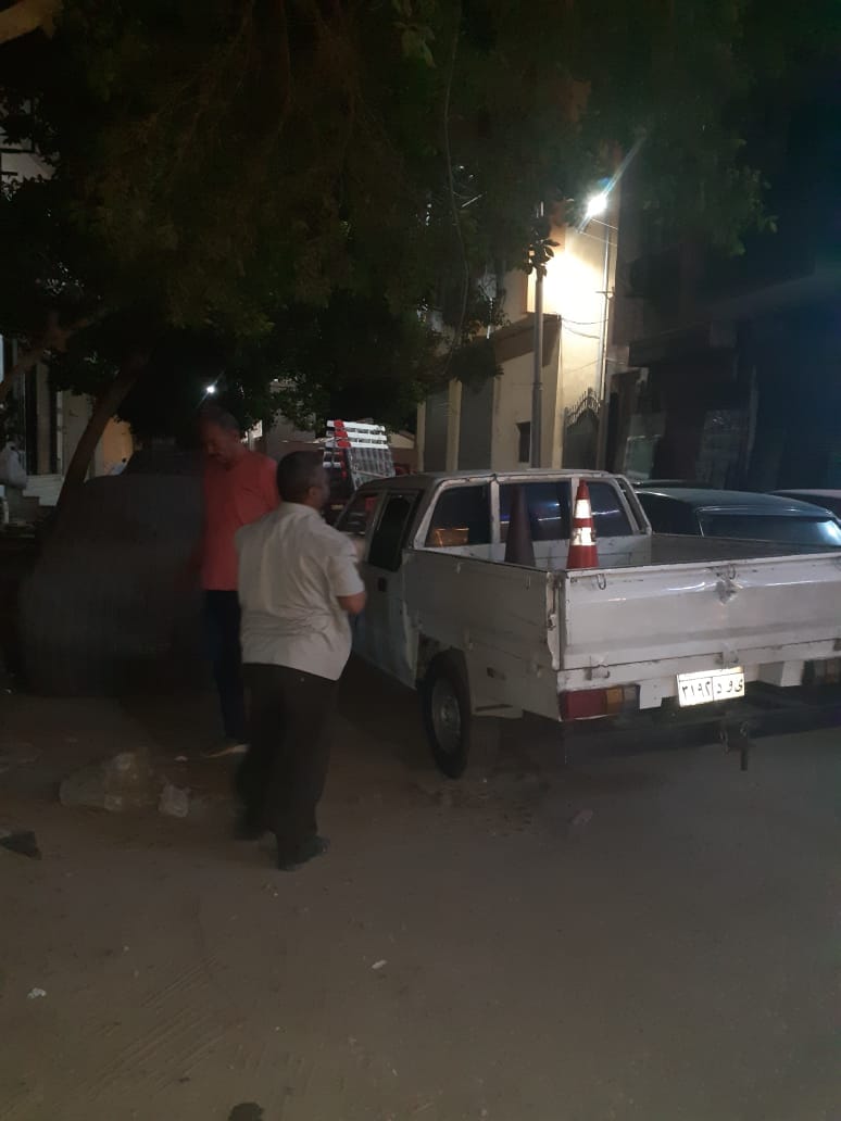 حملة لرفع الاشغالات من شارع تقسم البترول بنطاق حى شرق اسيوط