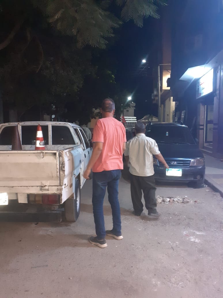 حملة لرفع الاشغالات من شارع تقسم البترول بنطاق حى شرق اسيوط