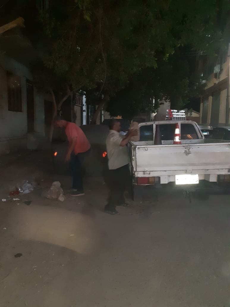 حملة لرفع الاشغالات من شارع تقسم البترول بنطاق حى شرق اسيوط