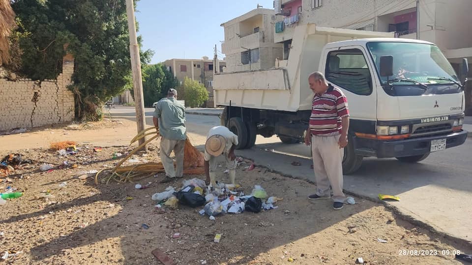 حملات نظافة مكثفة في الأحياء السكنية بالخارجة