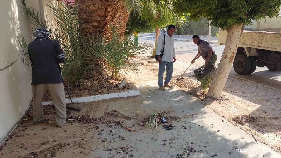 حملات نظافة مكثفة في الأحياء السكنية بالخارجة