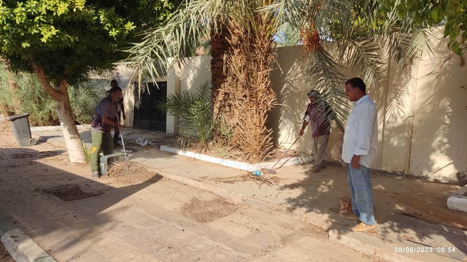 حملات نظافة مكثفة في الأحياء السكنية بالخارجة