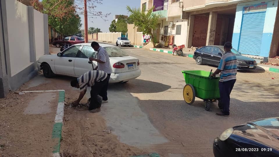 حملات نظافة مكثفة في الأحياء السكنية بالخارجة