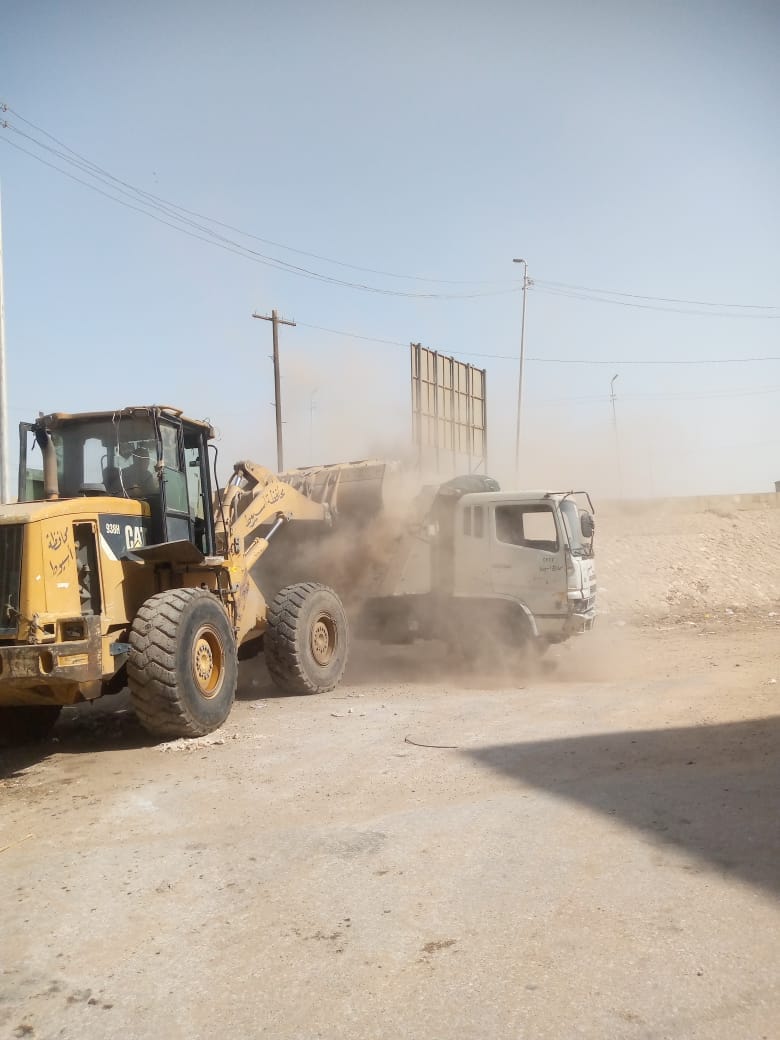  حى شرق اسيوط يشن حملة نظافة لرفع مخلفات مساكن نزله عبداللاه 