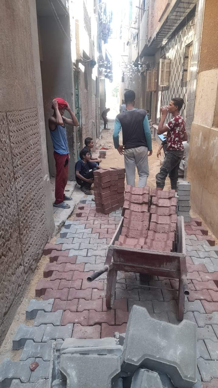 محافظ أسيوط إعادة تأهيل الشوارع الضيقة بحي شرق بتركيب الانترلوك