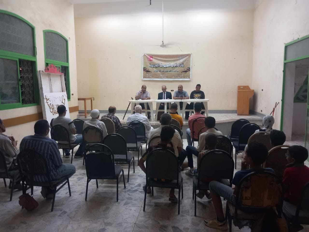 نادي ادب اسيوط الجديدة يحتفل بديوان سنا الاشواق الفائز بالنشر الاقليمي