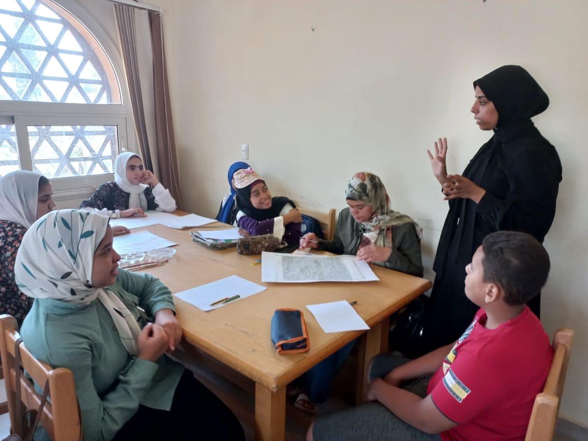 ورشة فنية للأطفال بثقافة جمال عبد الناصر ببني مر بأسيوط  