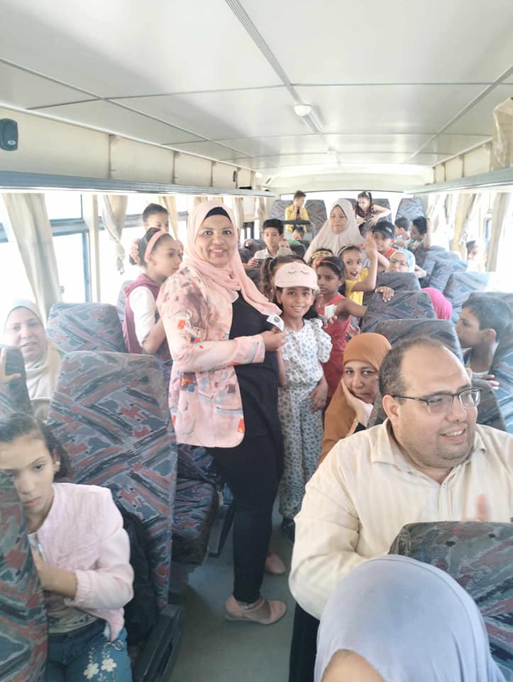 تلاميذ الصفوف الأولى يشاركون مبادرة اجعل من نفسك معنا بصمة مؤثرة إيجابية