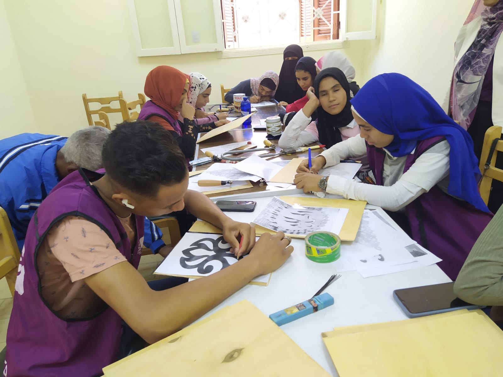 مركز شباب كوم بوها ينظم ورشه لتعلم الاركيت ضمن مبادرة صيف شبابنا