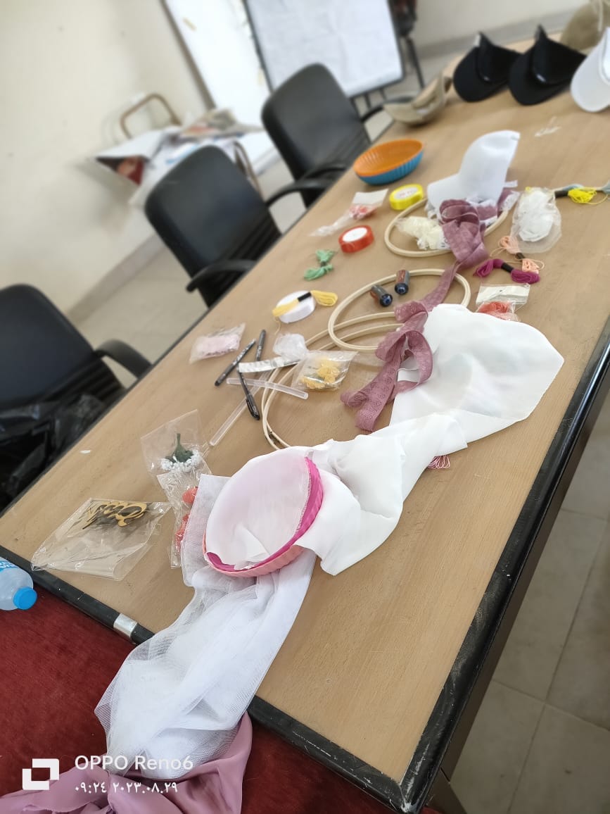 أندية الفتاة والتطوع بمركز دير الجنادلة تنظم ورشة أعمال الأشغال الفنيه والتطريز