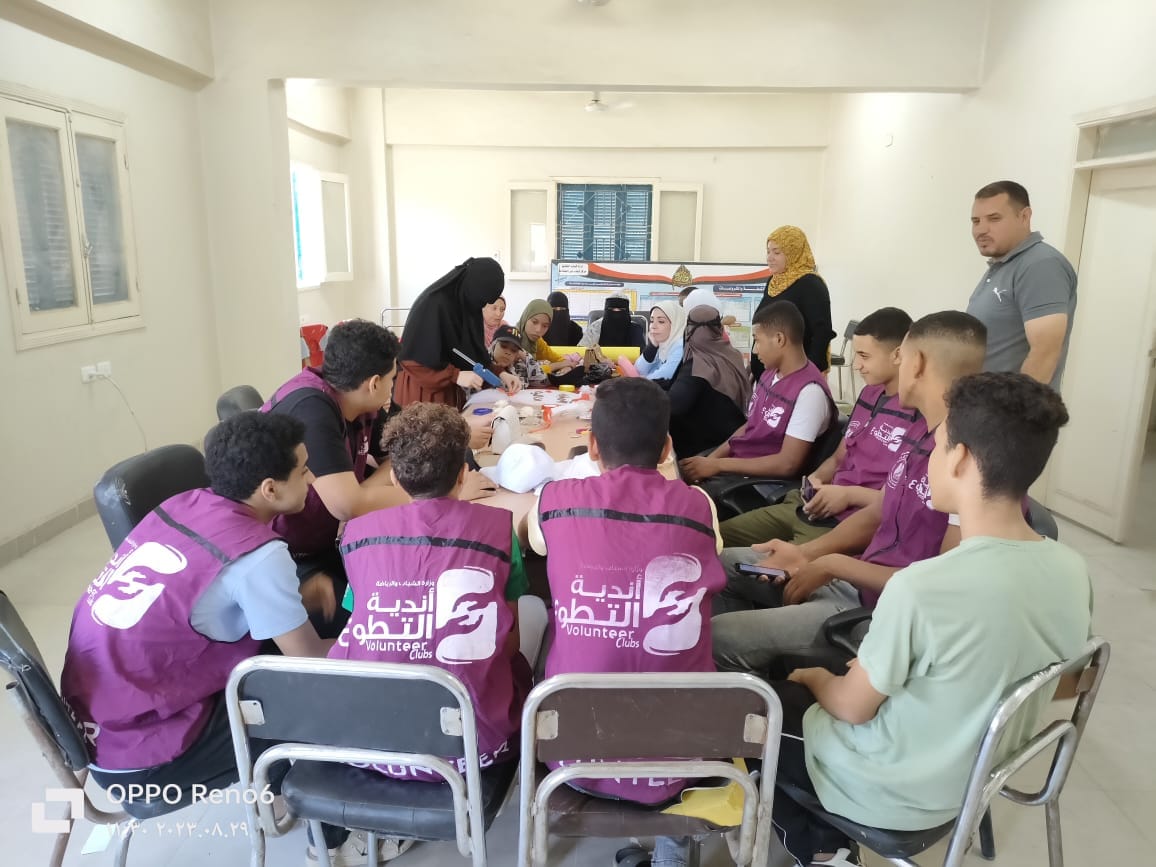 أندية الفتاة والتطوع بمركز دير الجنادلة تنظم ورشة أعمال الأشغال الفنيه والتطريز