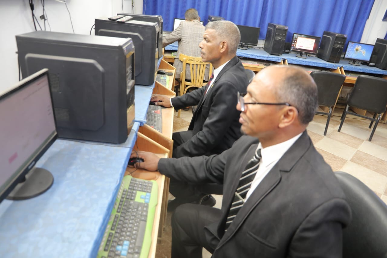 وكيل التعليم بالوادي الجديد يترأس لجنة المقابلات الشخصية للمتقدمين لشغل الوظائف الإشرافية