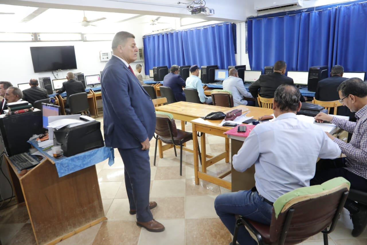 وكيل التعليم بالوادي الجديد يترأس لجنة المقابلات الشخصية للمتقدمين لشغل الوظائف الإشرافية