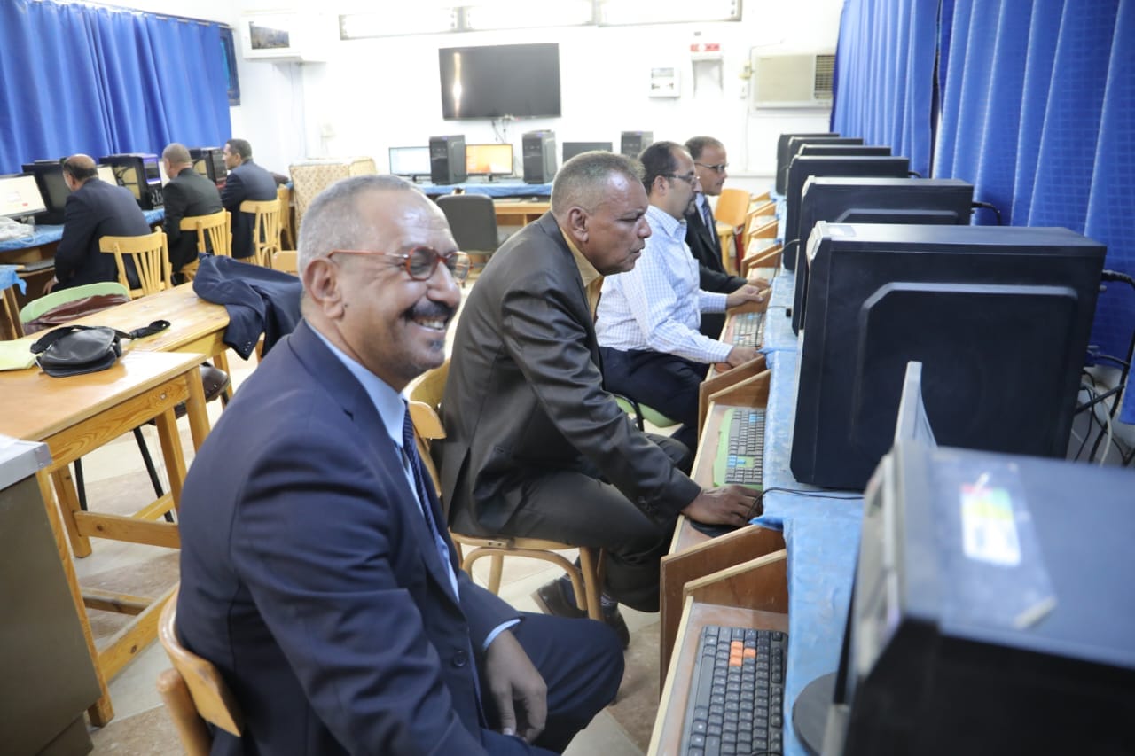 وكيل التعليم بالوادي الجديد يترأس لجنة المقابلات الشخصية للمتقدمين لشغل الوظائف الإشرافية