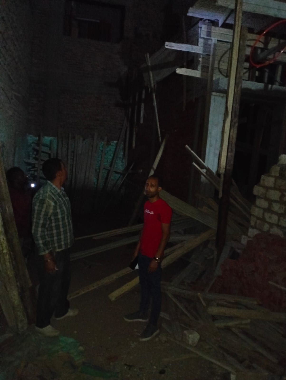 عمليات محافظة اسيوط تتلقي بلاغ ضد مخالف لقانون البناء وازالة فورية للمخالفة