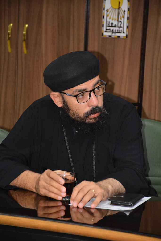 اللجنة المركزية لأخلاقيات البحث العلمي بجامعة أسيوط تعقد اجتماعها الدوري الرابع عشر