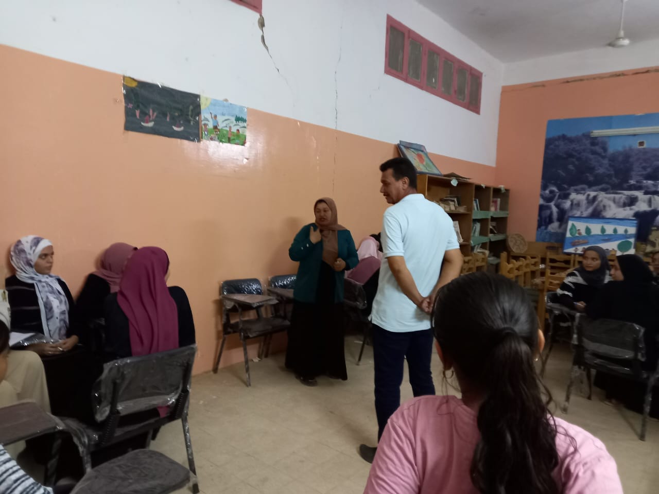 ورشه عمل تفاعلى وفيلم عن الصحة الانجابية وصحة المراهقين بمركز شباب المعصرة