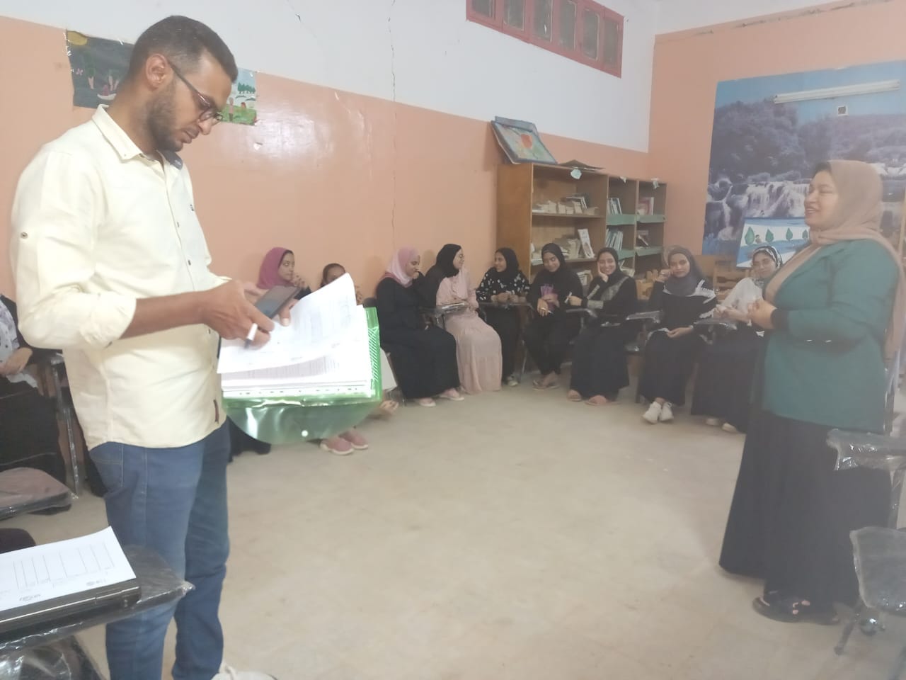 ورشه عمل تفاعلى وفيلم عن الصحة الانجابية وصحة المراهقين بمركز شباب المعصرة