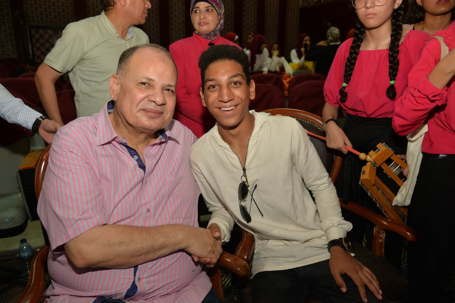 محافظ أسيوط يشهد الحفل الختامي للأنشطة الطلابية بالمسرح المركزي بمديرية التربية والتعليم