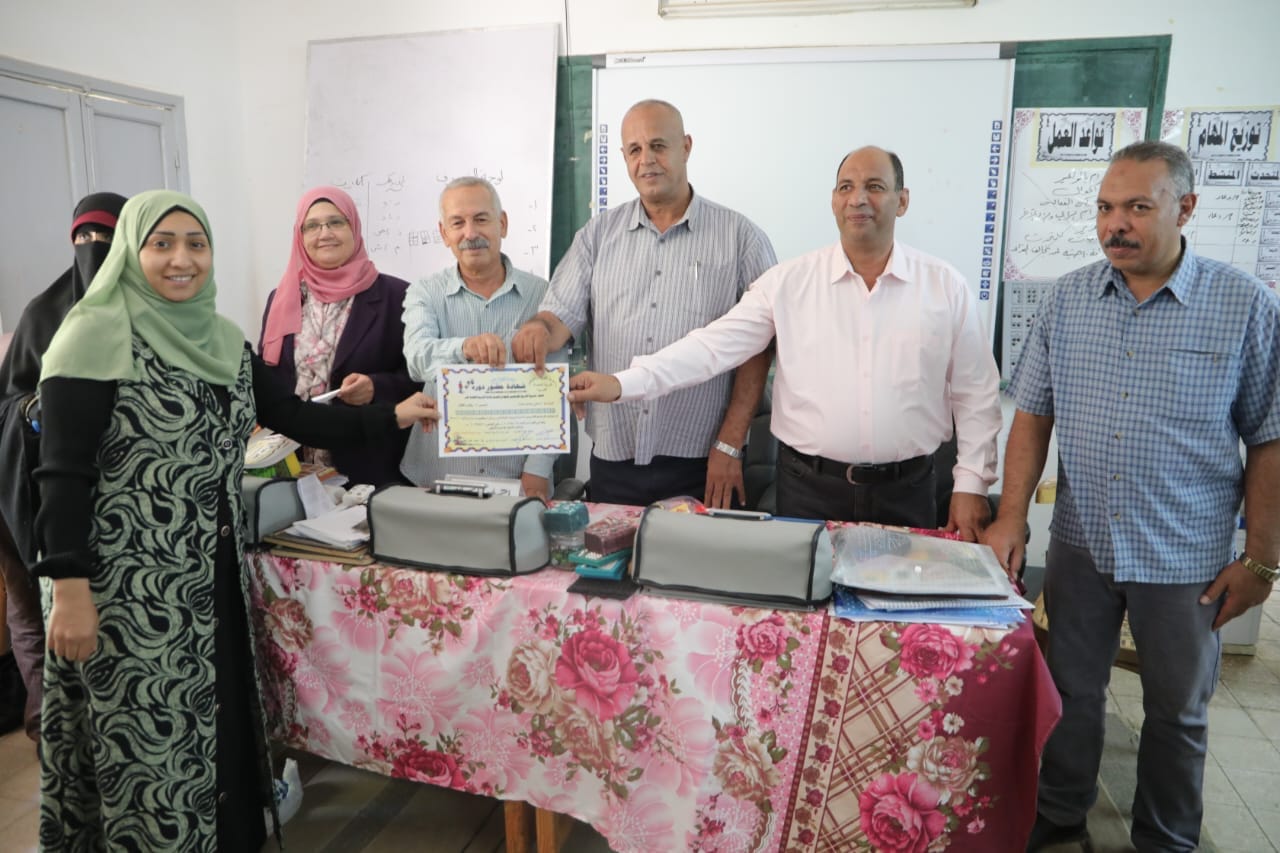وكيل التعليم بالوادي الجديد ختام فعاليات البرنامج التدريبى للقراءة والكتابة بطريقة برايل