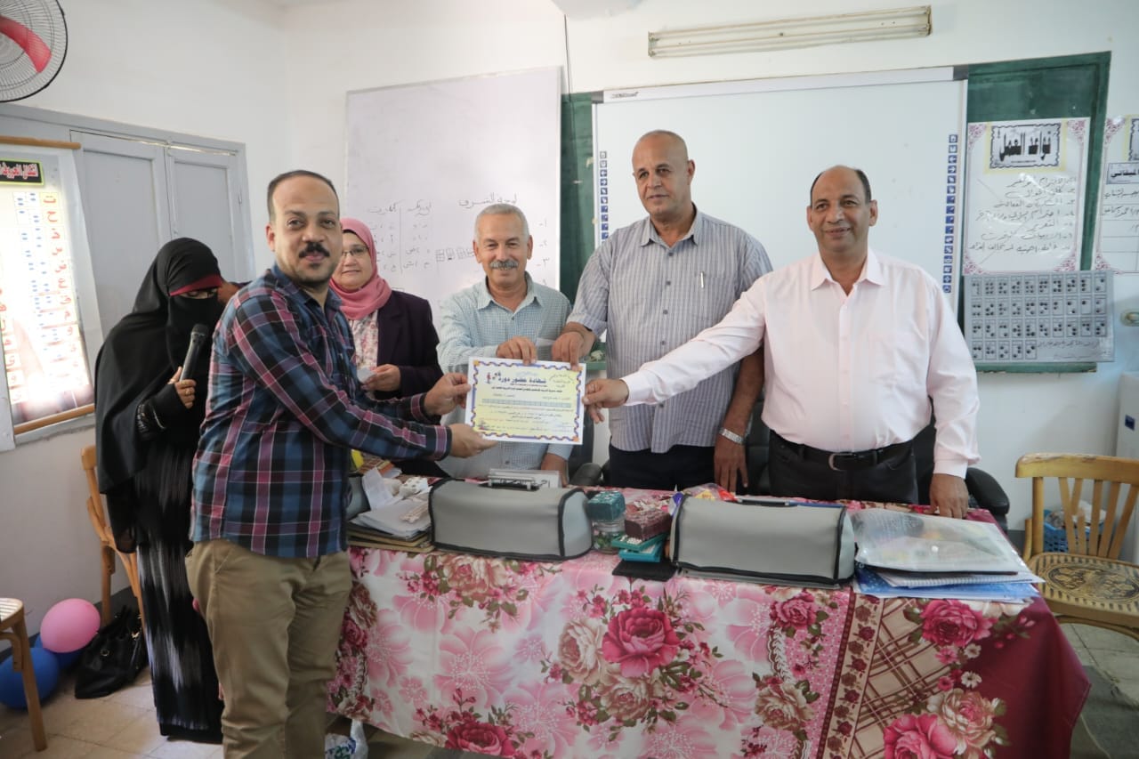 وكيل التعليم بالوادي الجديد ختام فعاليات البرنامج التدريبى للقراءة والكتابة بطريقة برايل