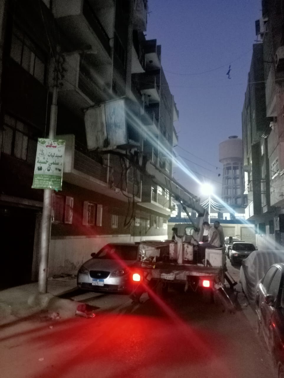 حي شرق أسيوط ينفذ عمليات إصلاح أعطال كشافات الإنارة في تقسيم البترول