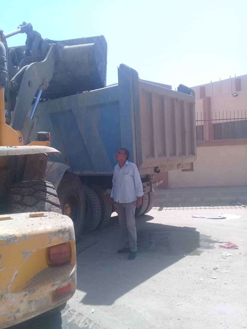 حملة لرفع المخلفات الصلبة من نقاط التجمع ورفع كفاءة شوارع مدينة ديروط