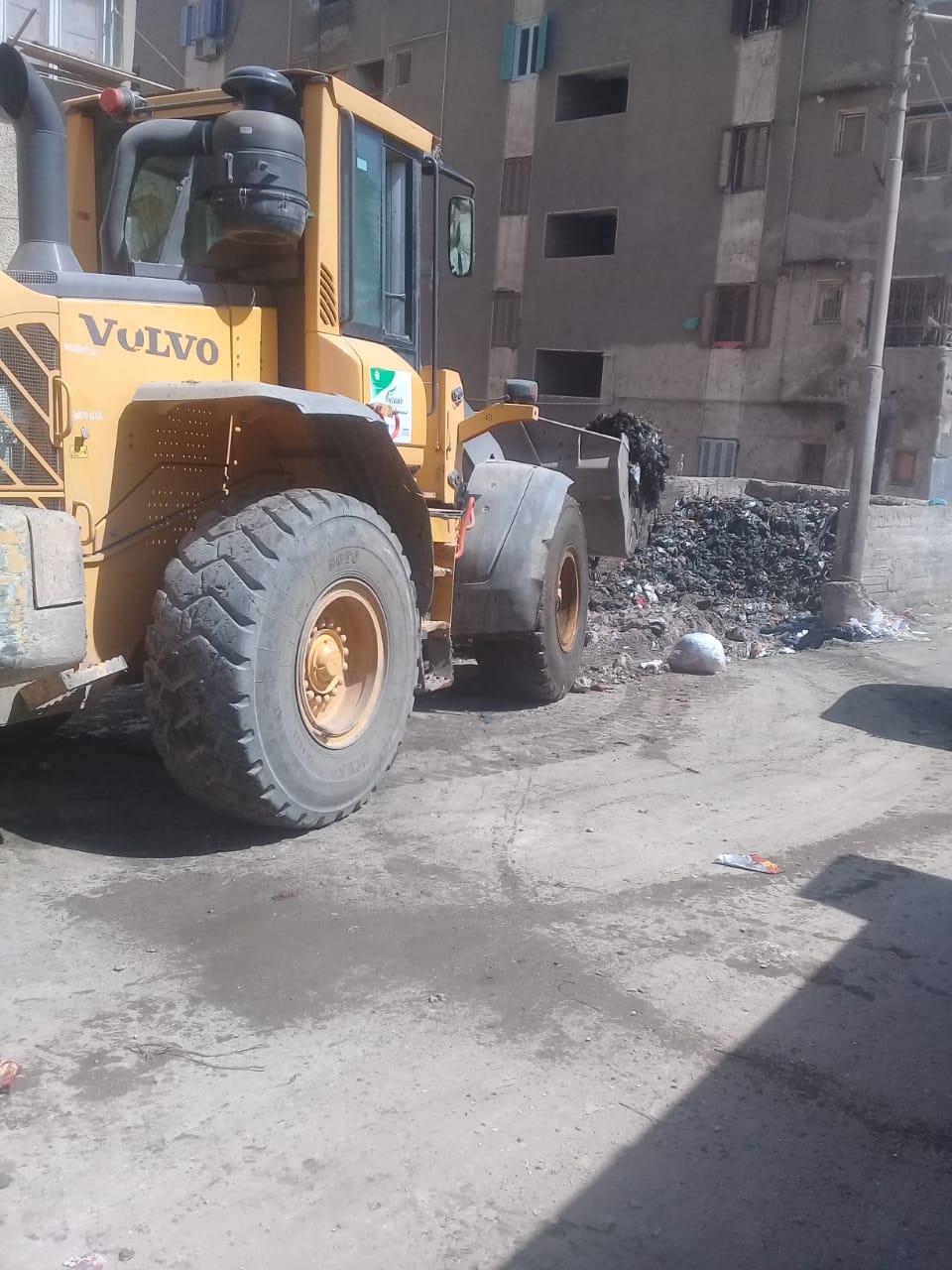 حملة لرفع المخلفات الصلبة من نقاط التجمع ورفع كفاءة شوارع مدينة ديروط